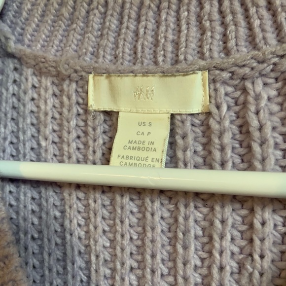 Vneck knit sweater - Picture 2 of 3